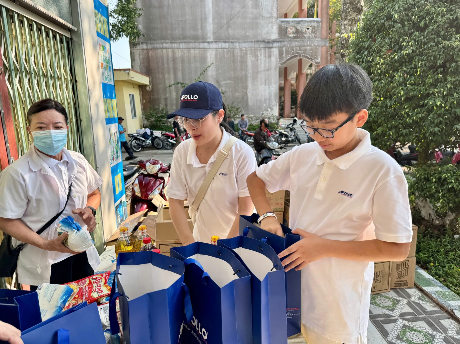 https://static.quochuyanhcorp.vn/21549/2025/Thiện nguyện Kiên Giang/z6546305789014_e393f33e1176b3a230fc61dcd2964d6f.jpg